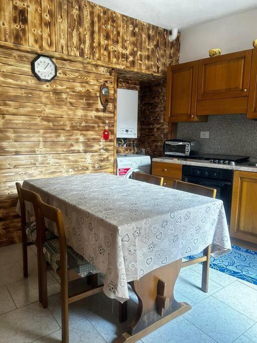 Casa Vacanze La Torre Malonno Екстериор снимка